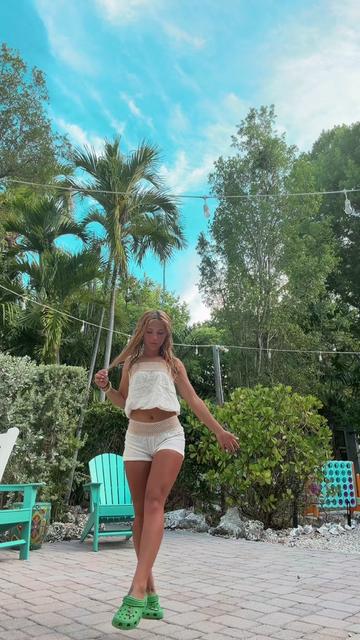 @lolajean