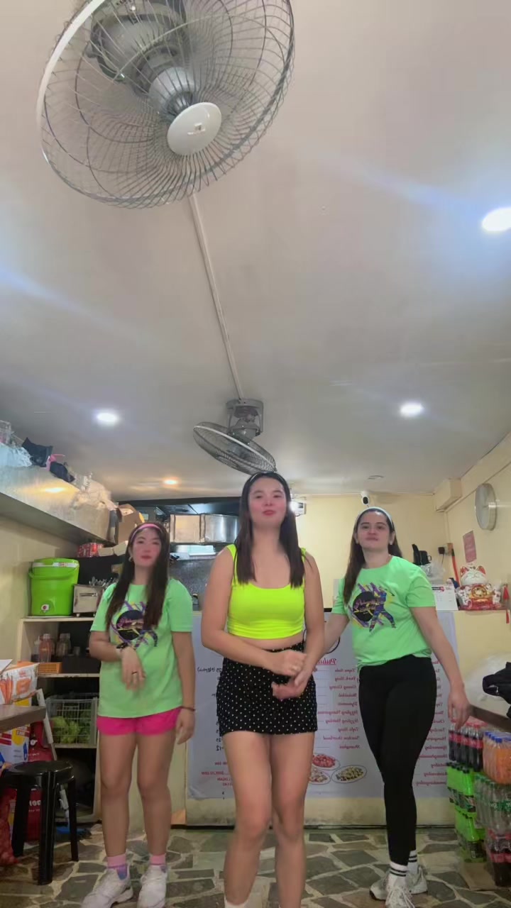 @Lea Banate