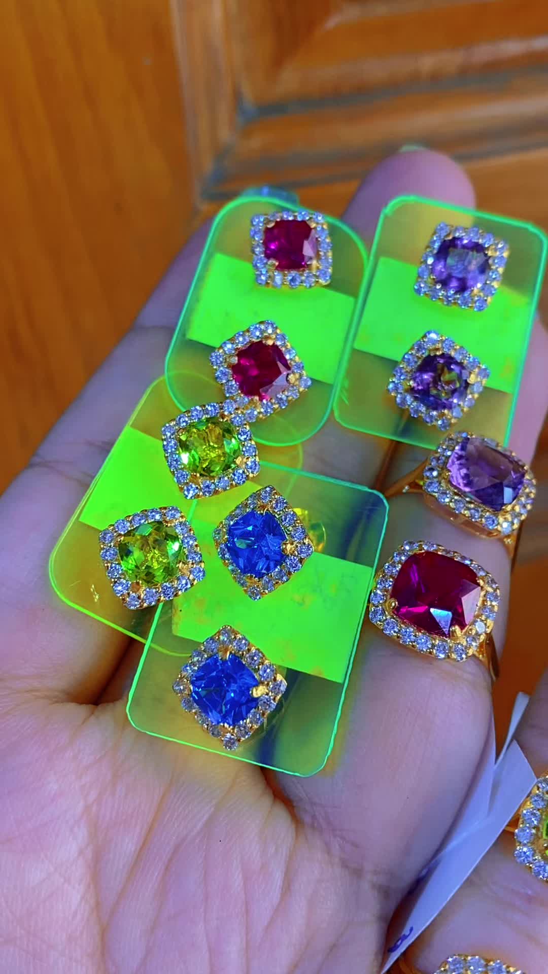 @ရွှေ&ensp;ရတနာ Gold&Jewellery