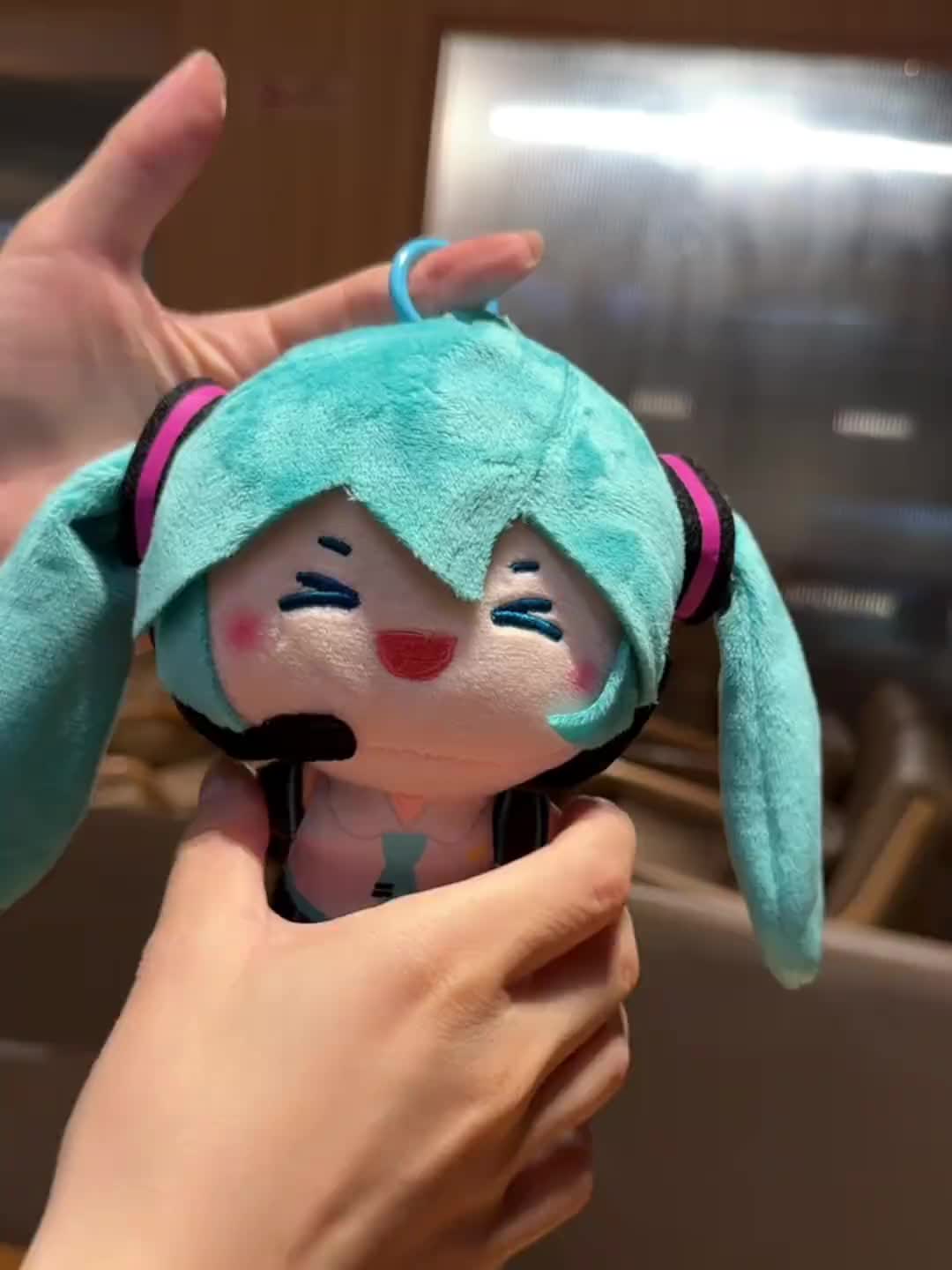 @Link in bio(mikufandom.com)