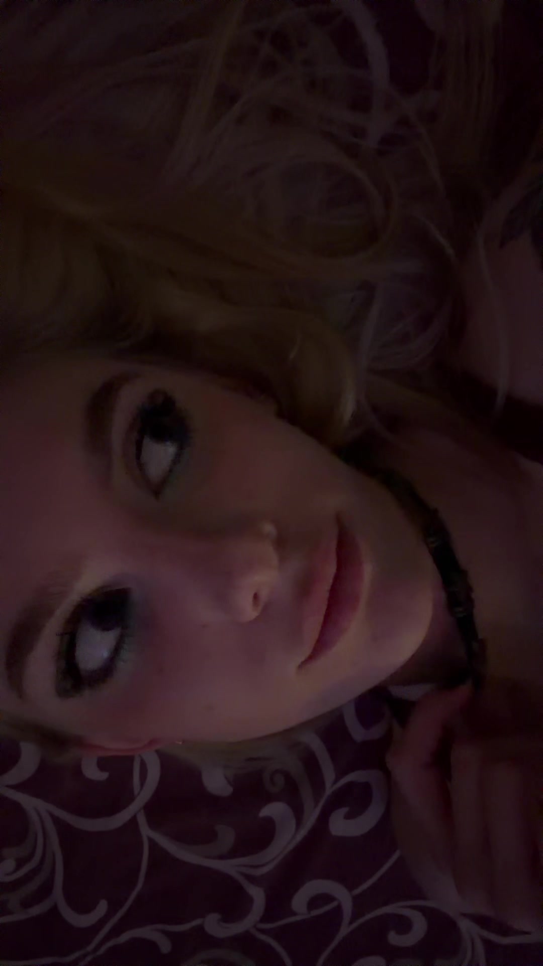 @✭