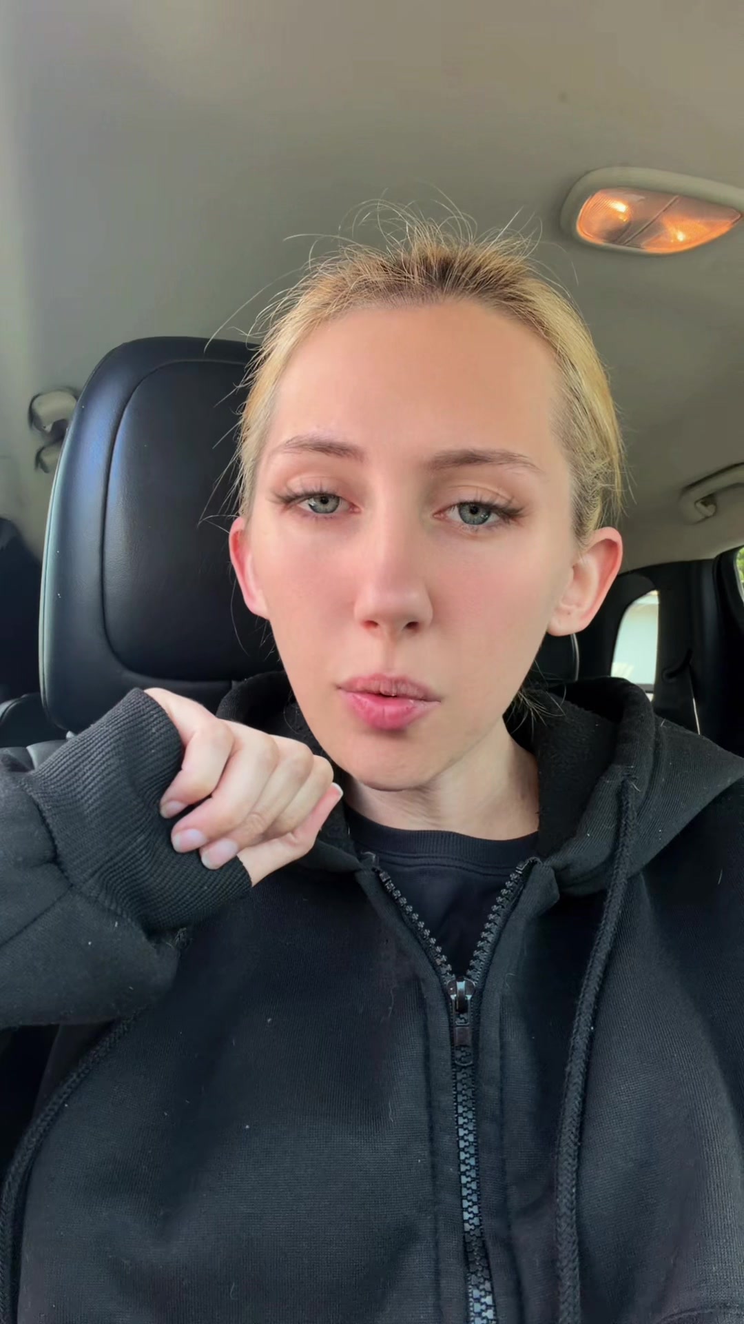 @Bella