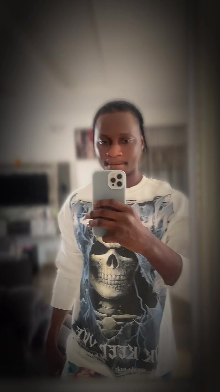 @Livingthing😶&zwj;🌫️🧖&zwj;♂️🧖&zwj;♂️
