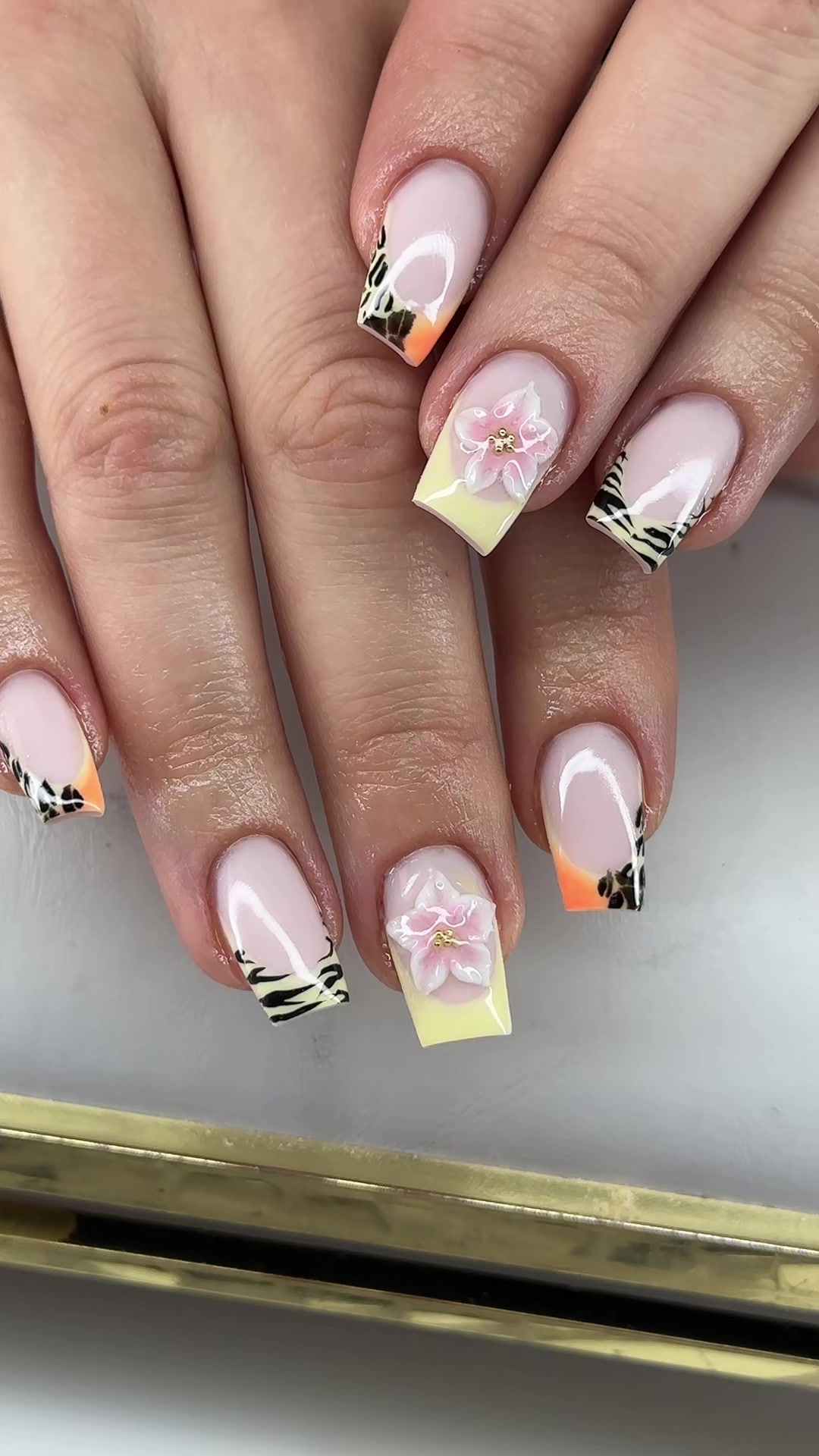 @Hairartist_nails