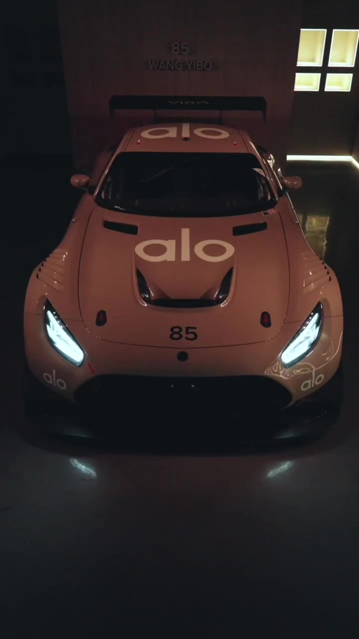 @𝑴𝑶𝑶𝑻𝑶𝑰 王一博•𝒀𝑰𝑩𝑶𝟖𝟓