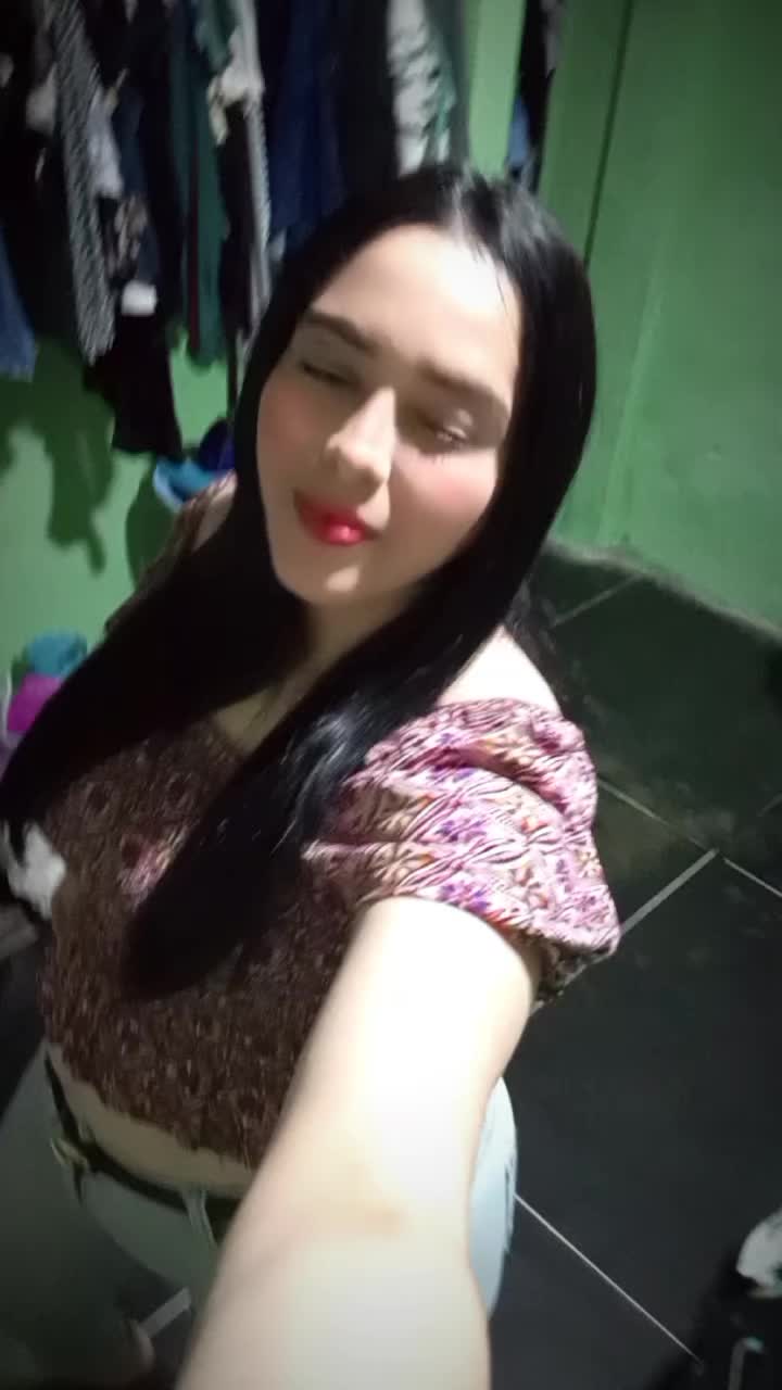 @Valeria largo💖