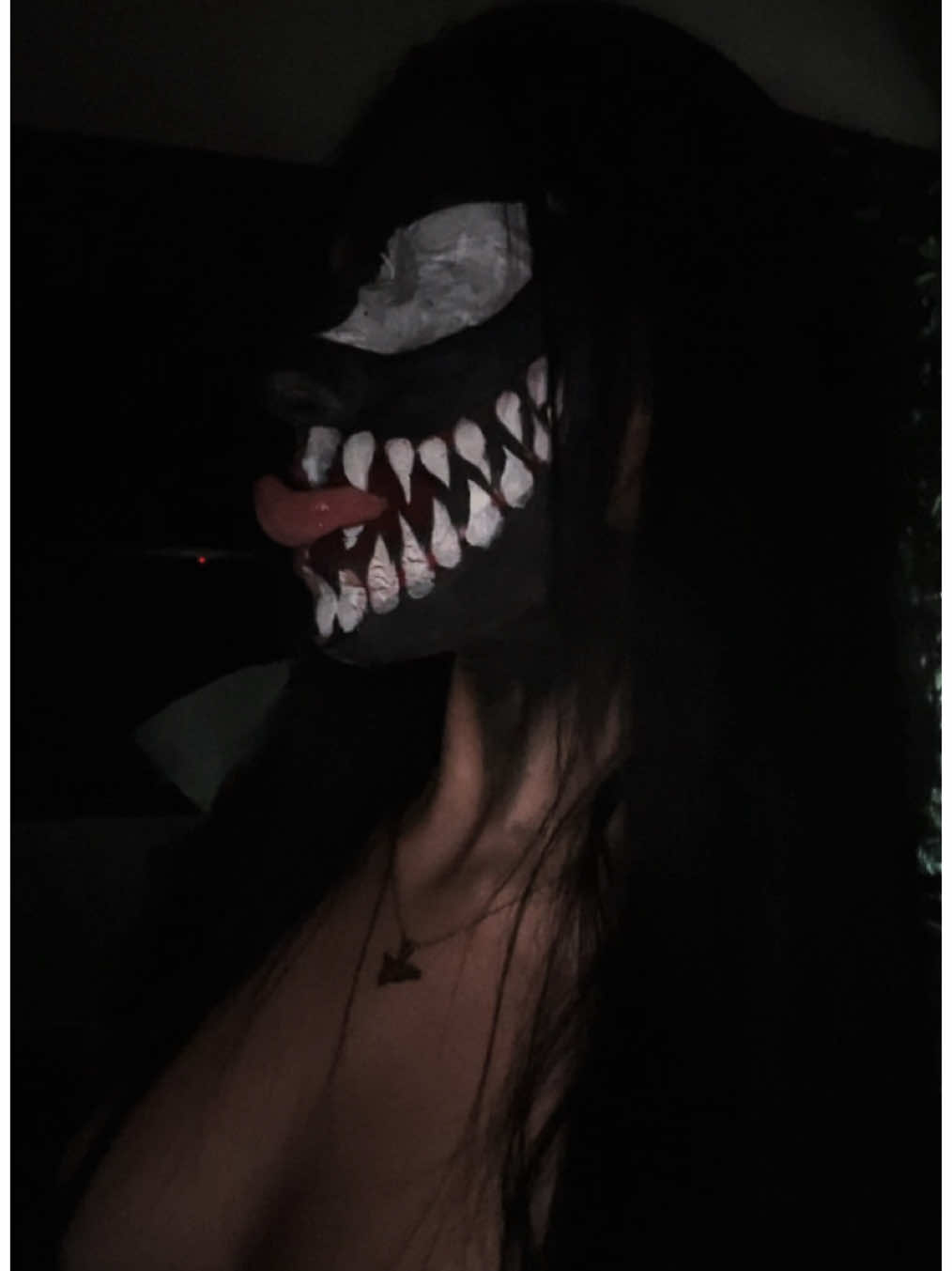 @𝙑𝙀𝙉𝙄𝘼♡🩸