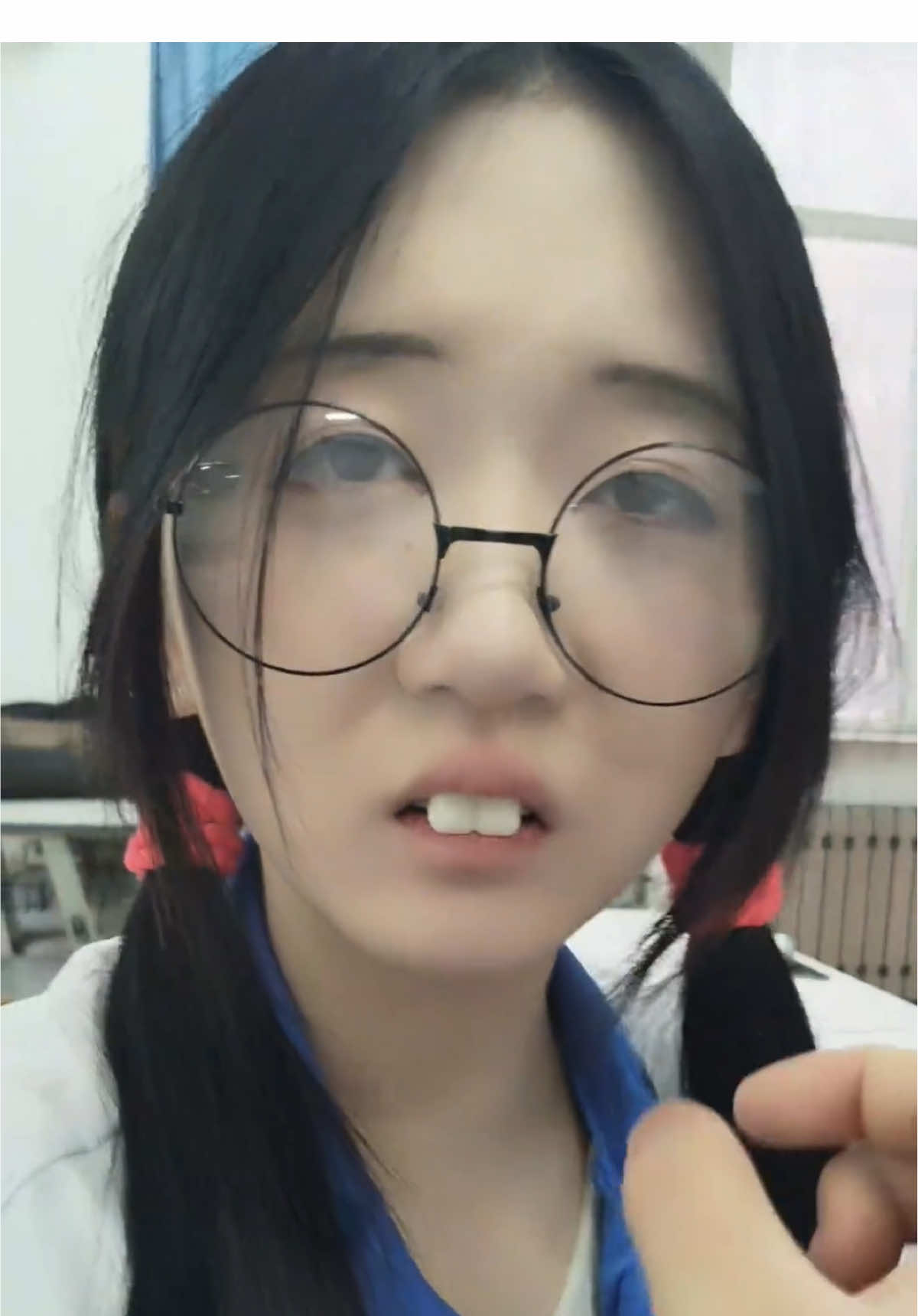 @明越