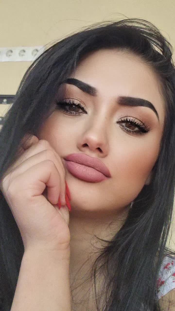 @karlascumpika