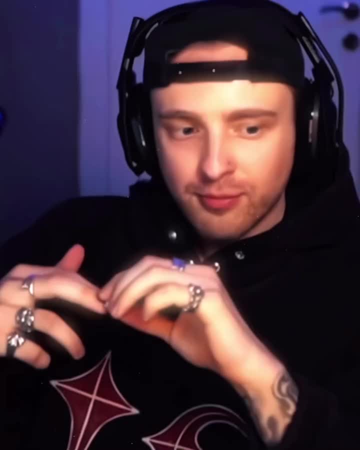 @<3