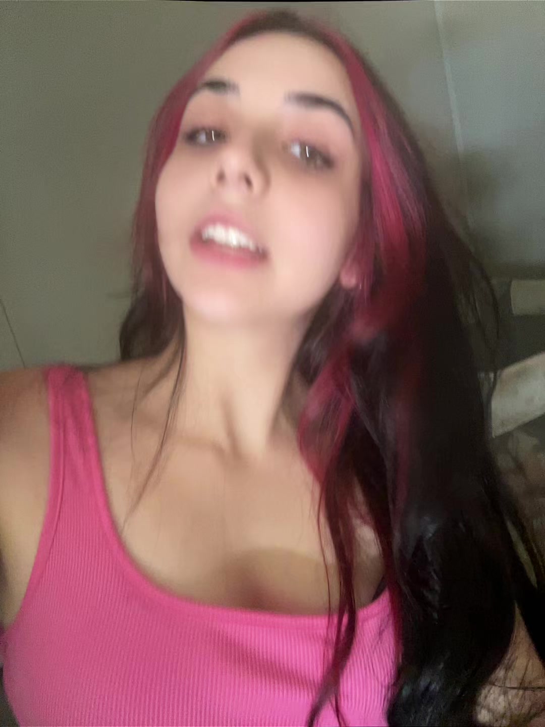 @Häÿłëë Fäłłś 🌸🤍.