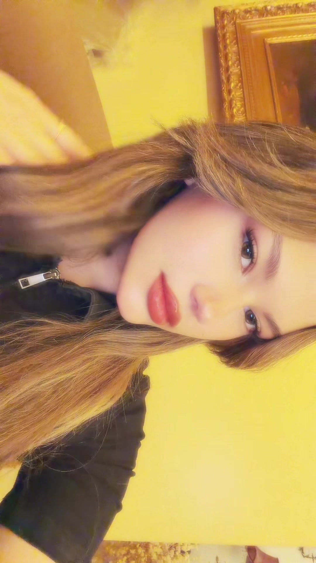 @tinahelou_