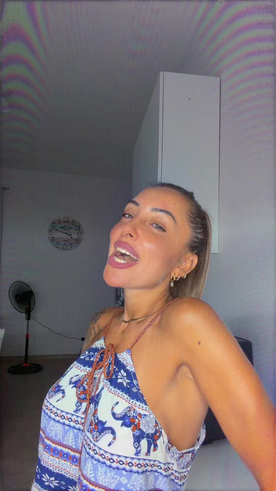 @✨𝑽𝑨𝑳𝑬𝑵𝑻𝑰𝑵𝑨✨