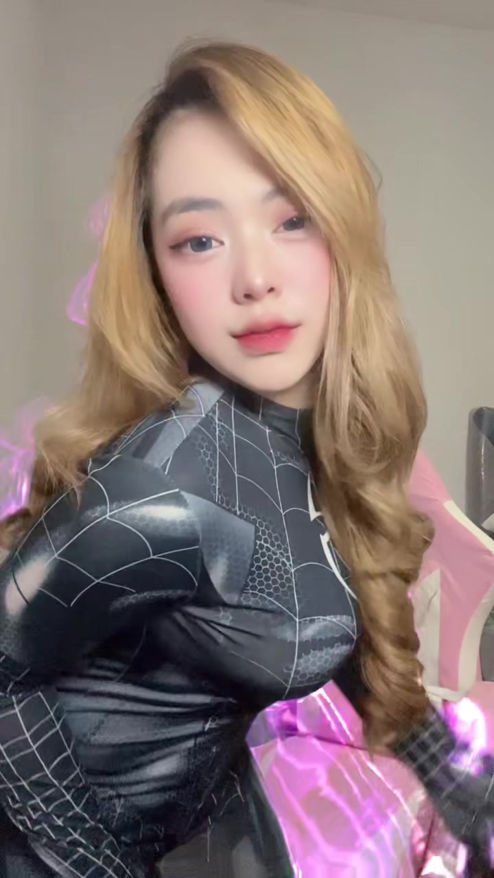 @_ayang9