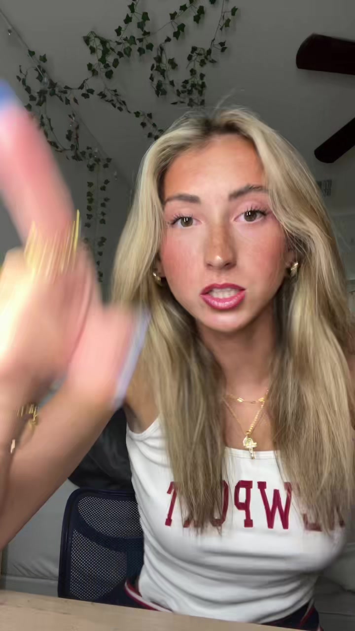 @Ella