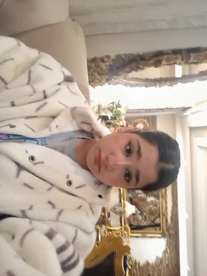 @Liana_jennie