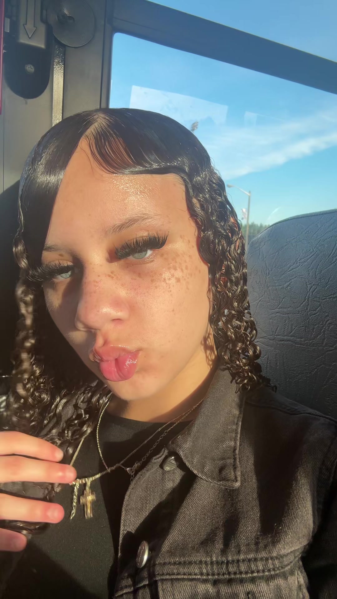 @￶