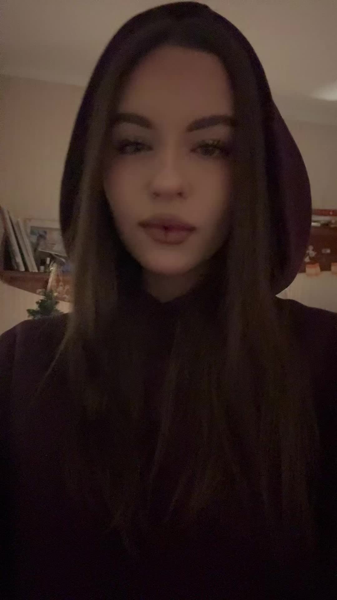 @полина