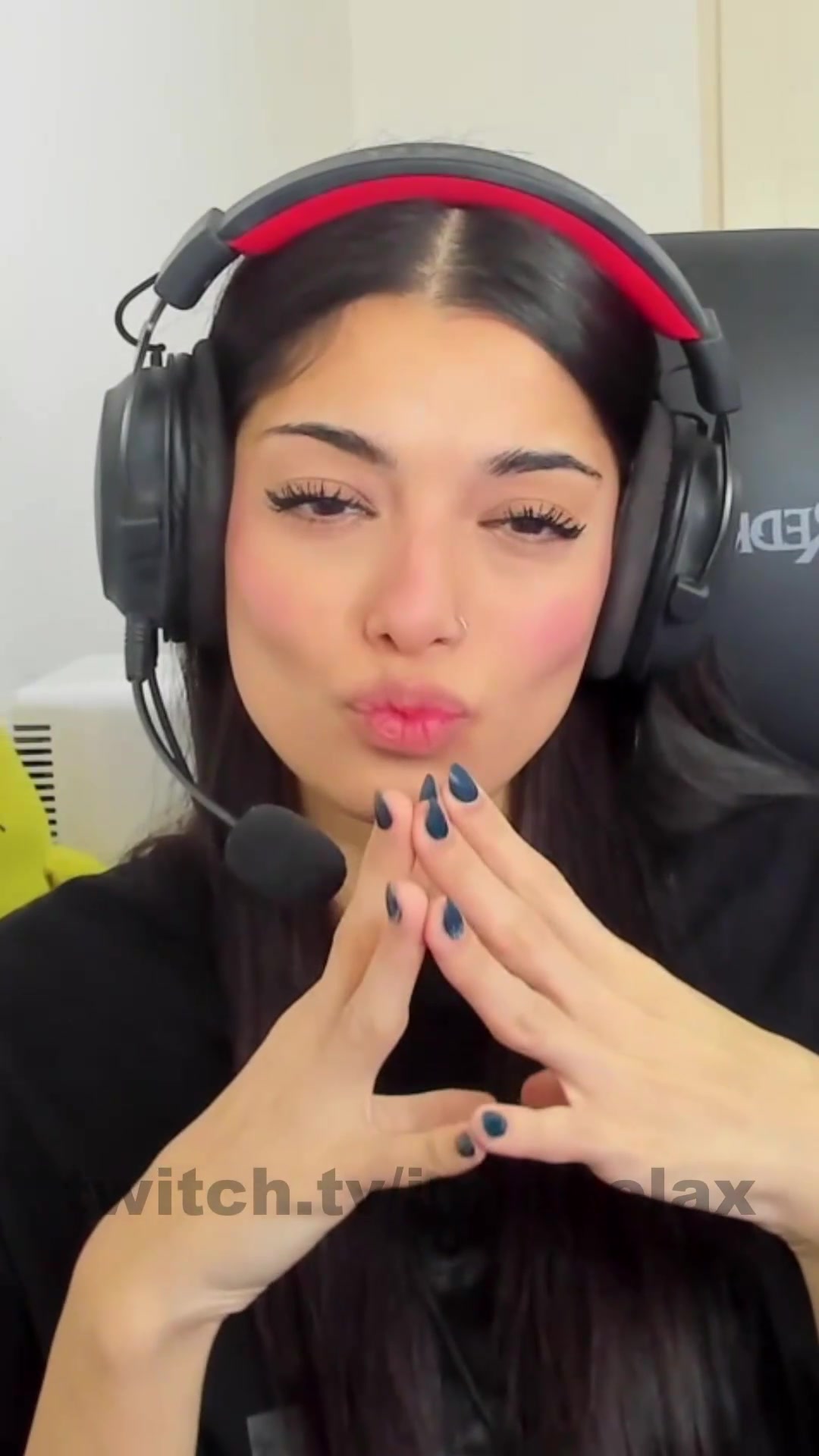 @Micaela