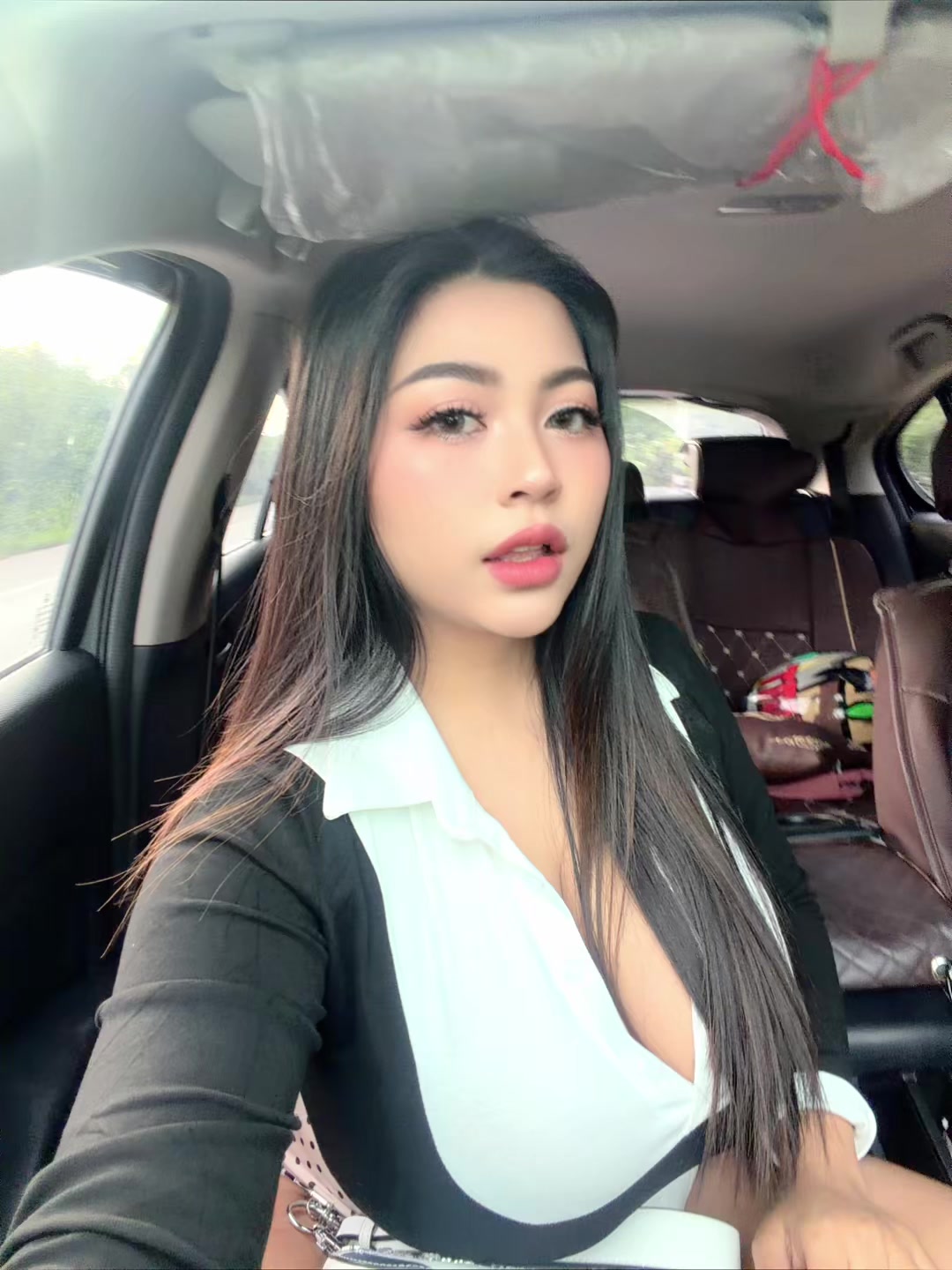@Kitsana 🦋