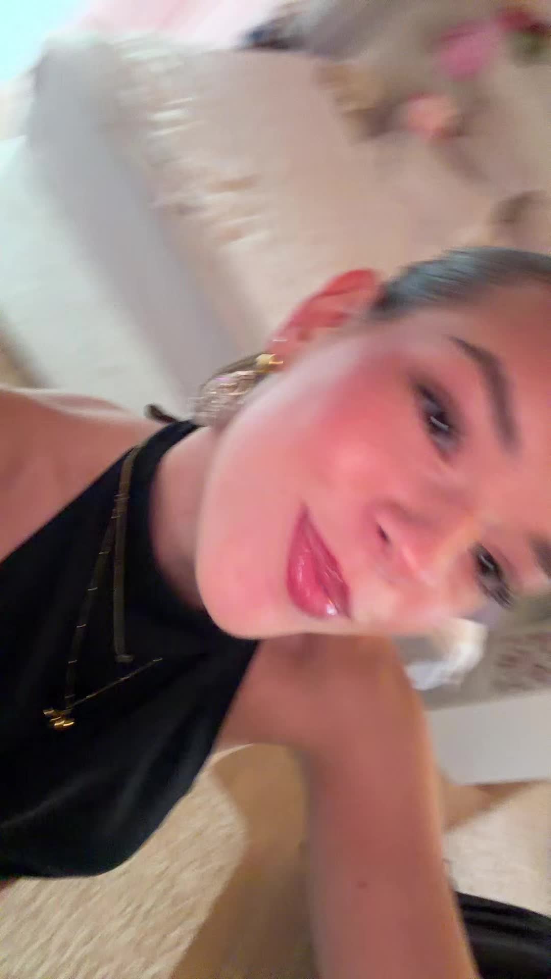 @Mia_.sk