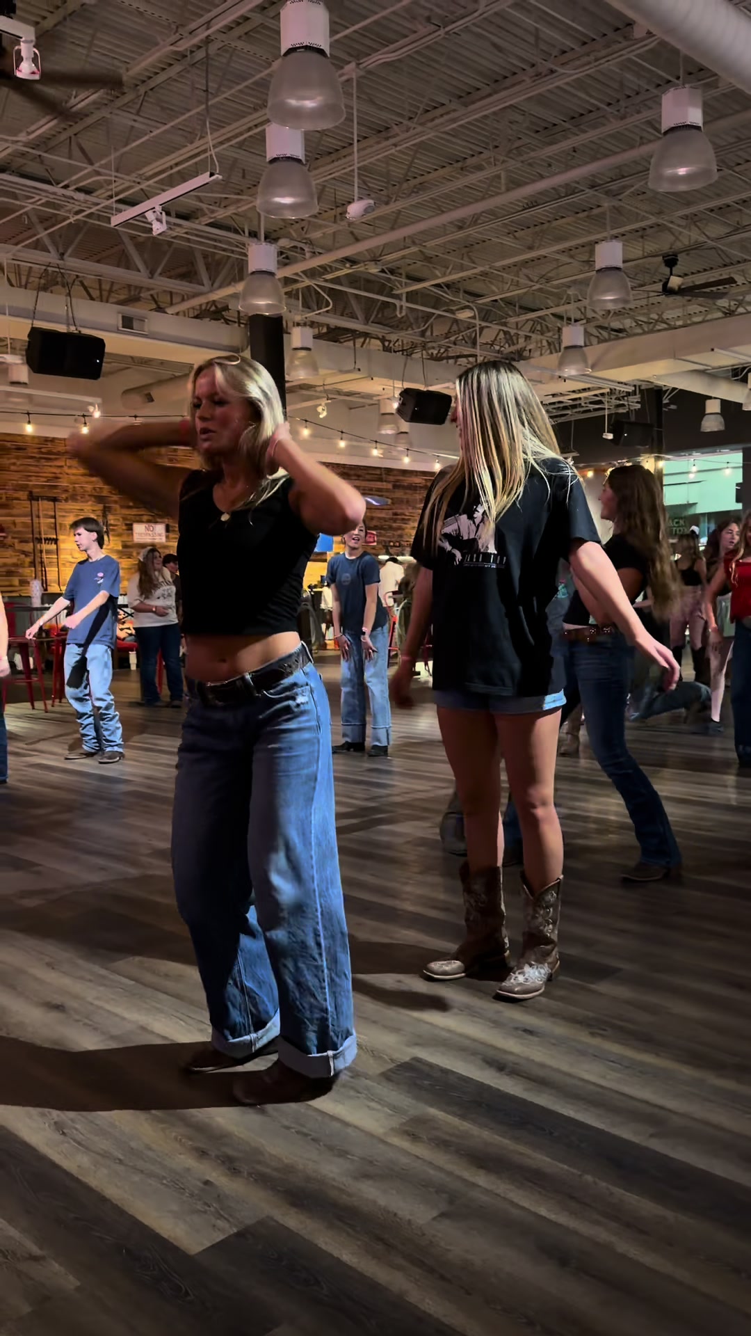 @SwinginDanceCo