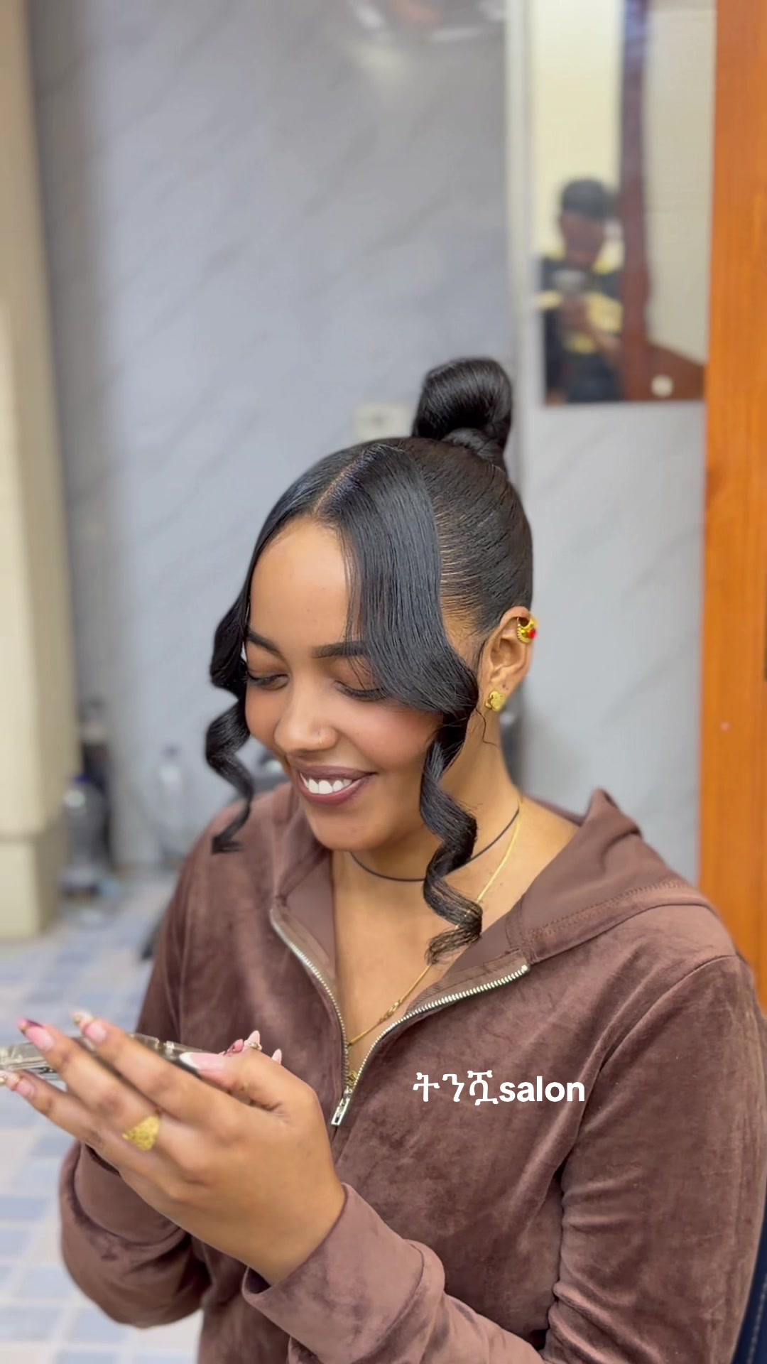 @Tommysimple-make up ትንሿ salon