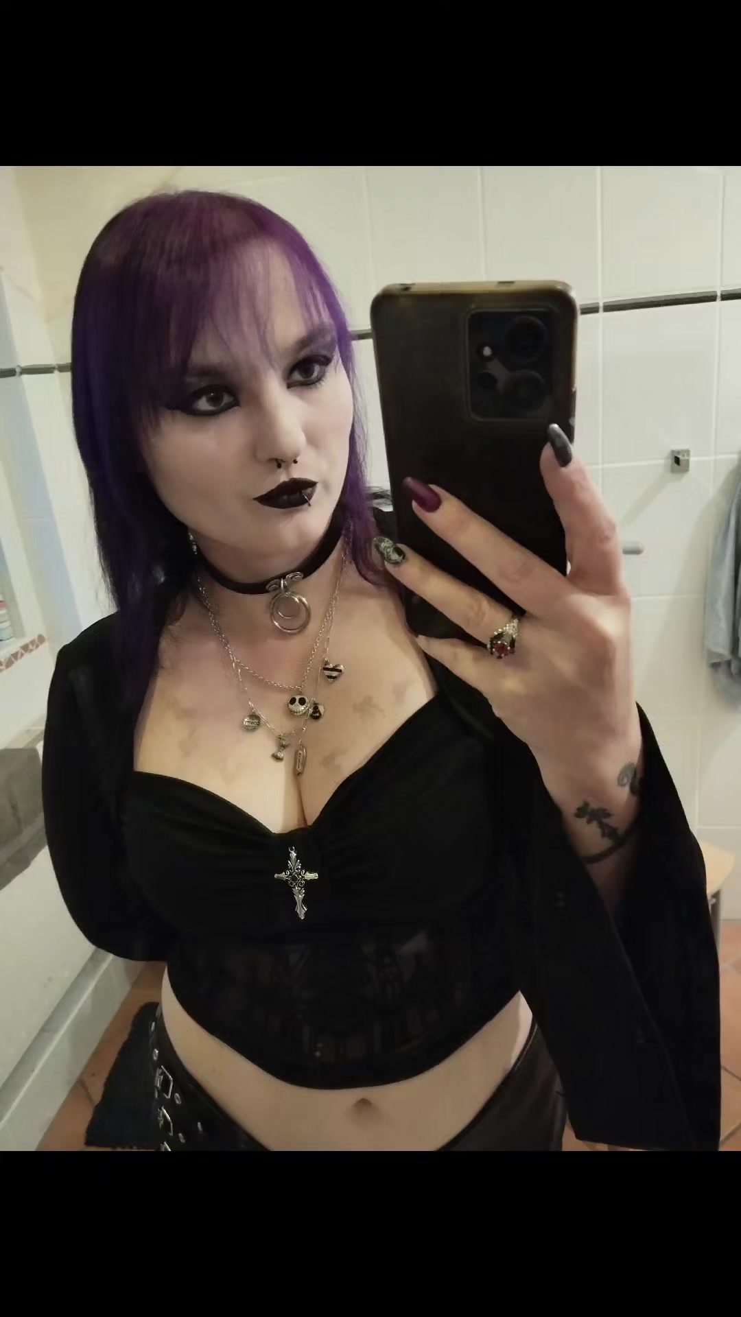 @GothMichi Team💚💜LariiVanHell