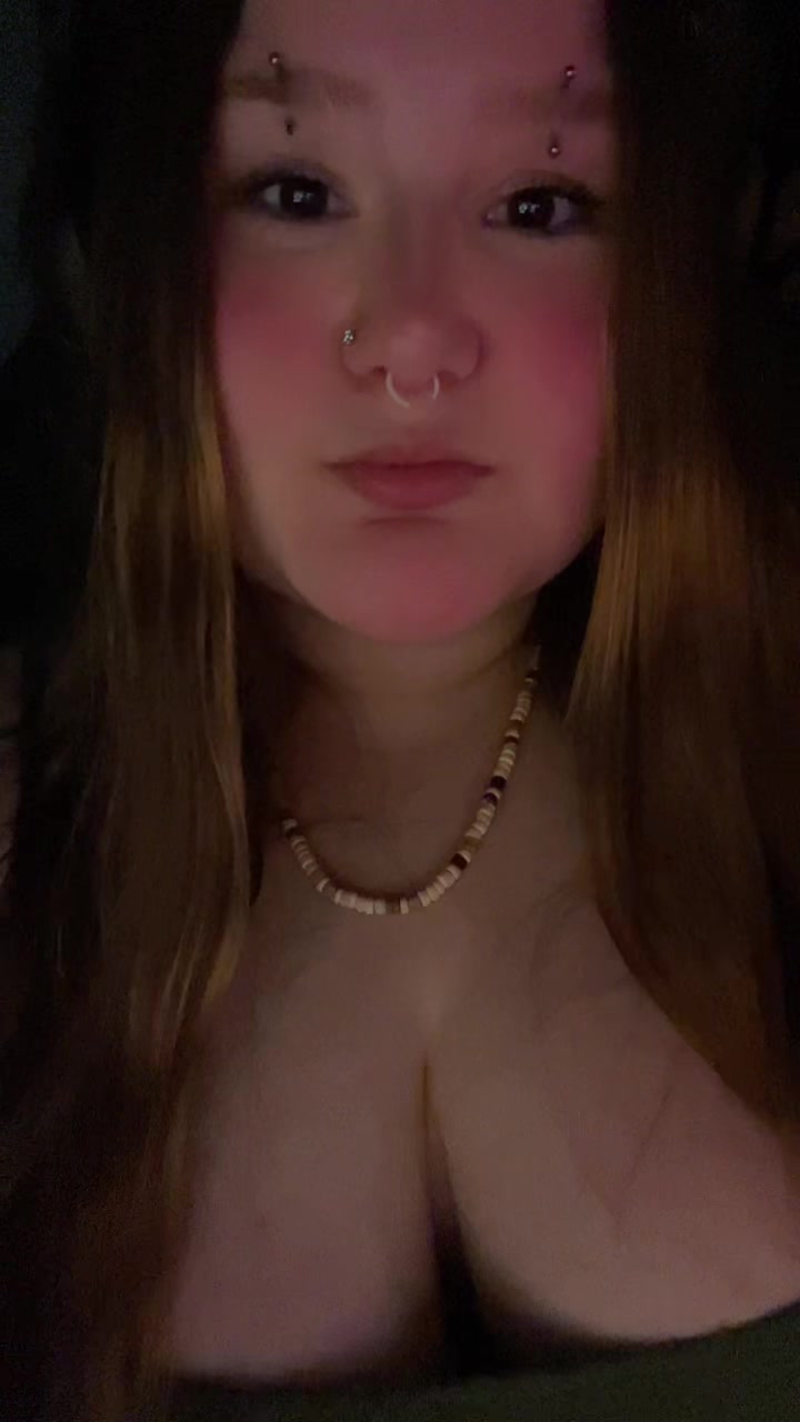 @yourlocalweird_madie01