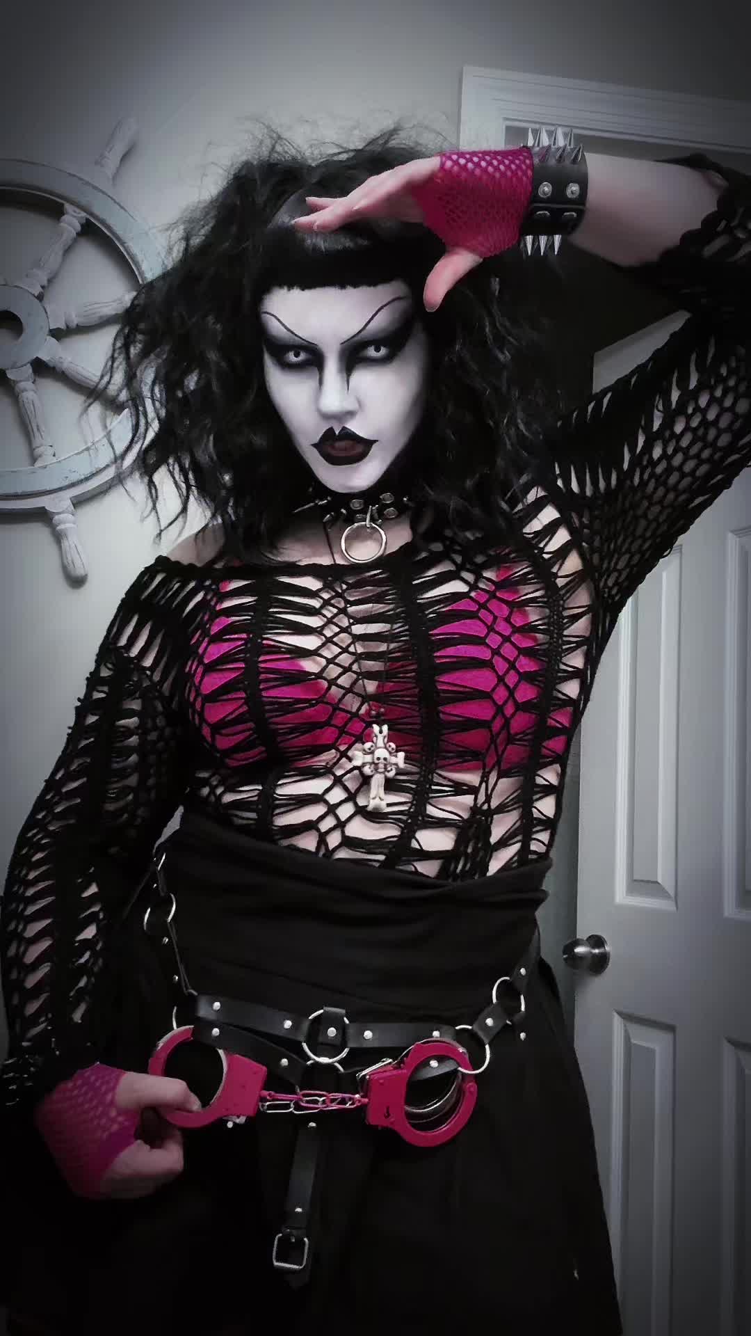 @𝘿𝘼𝙑𝙀𝙏𝙀𝘾𝙃𝙂𝙊𝘿𝙃𝙀𝘼𝘿