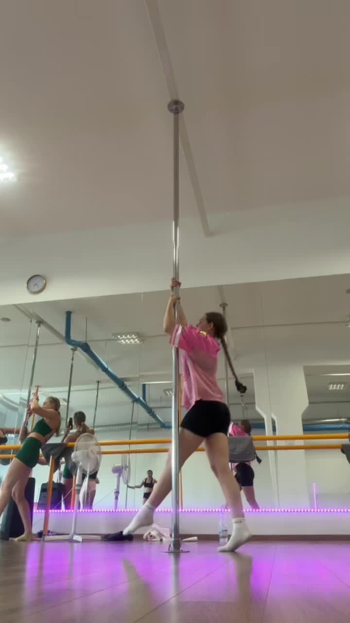 @_pole_flow_dance_pola_