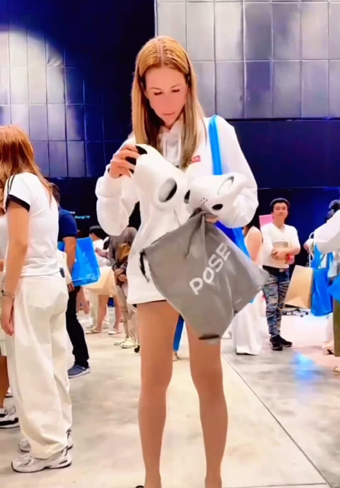 @🌺💙🐰𝐃𝐄𝐁𝐁𝐈𝐄🐰🎧