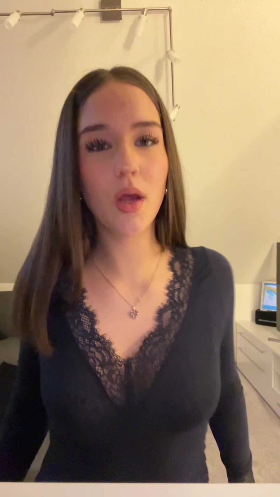 @𝐚𝐦𝐞𝐥𝐢𝐞