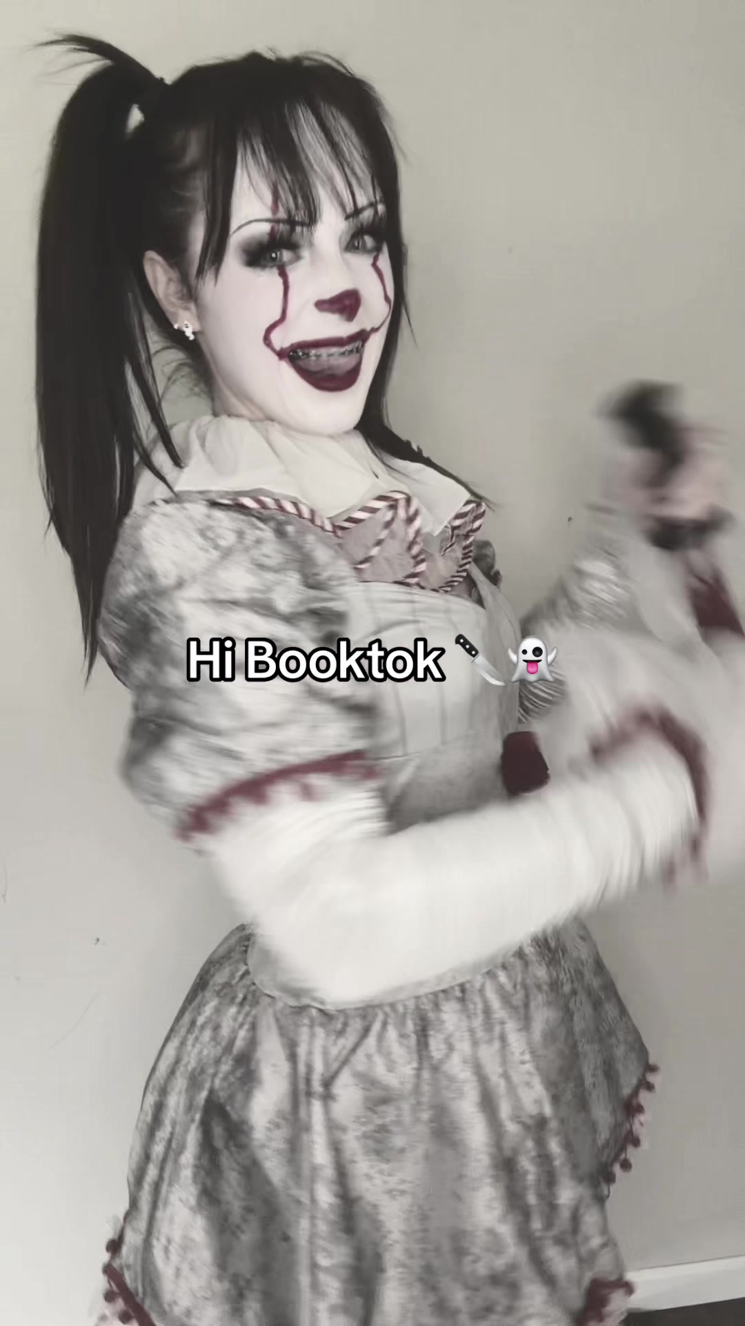 @rosesreadsandcosplay