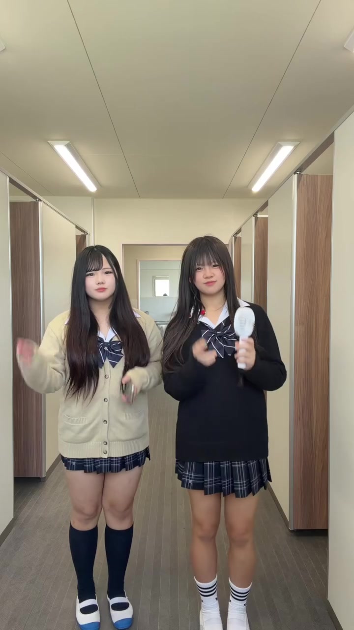 @ひな