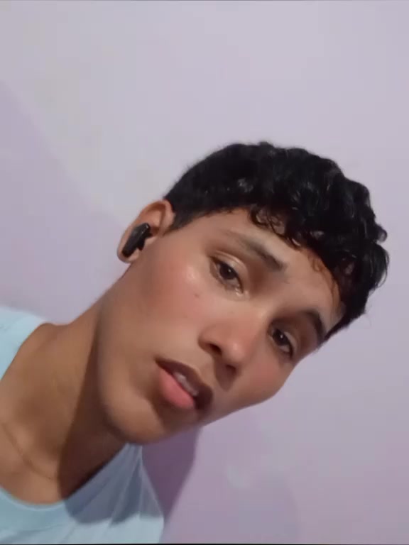 @𝕬𝖝𝖊𝖑 🧃