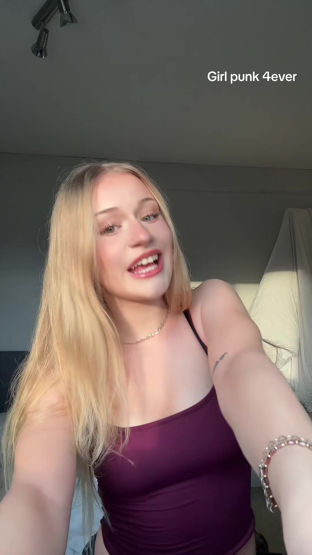 @bella