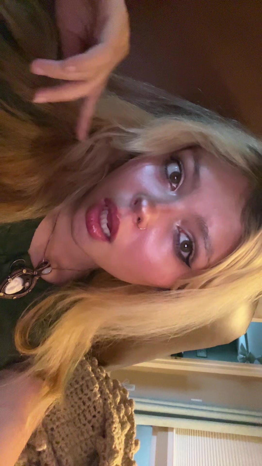 @️