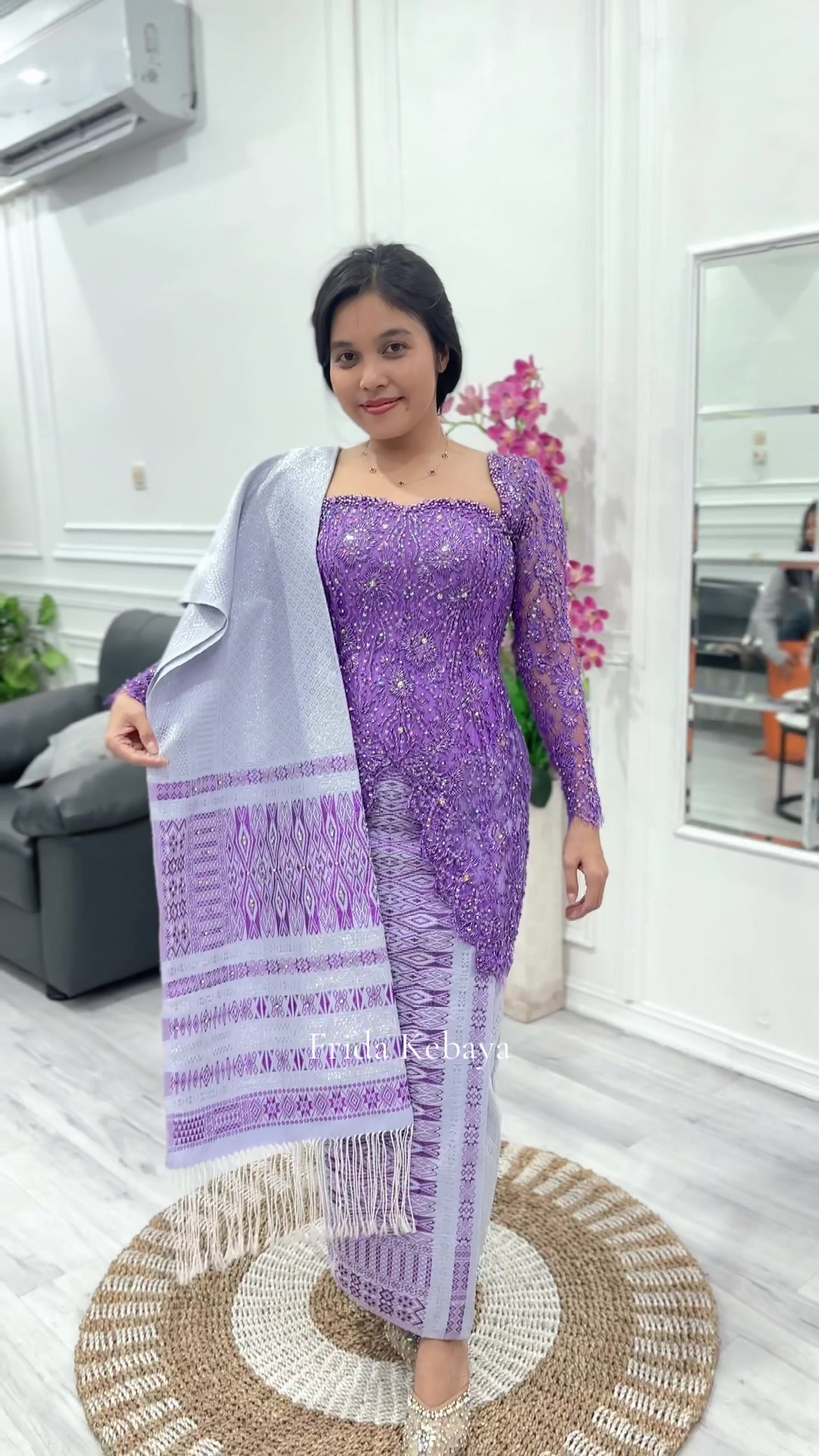 @Frida_Kebaya