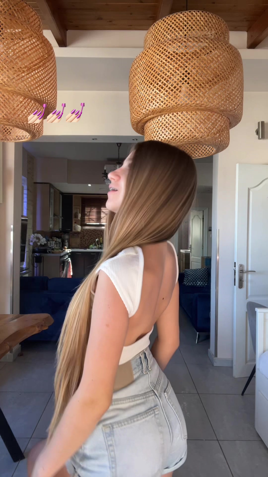 @Bella