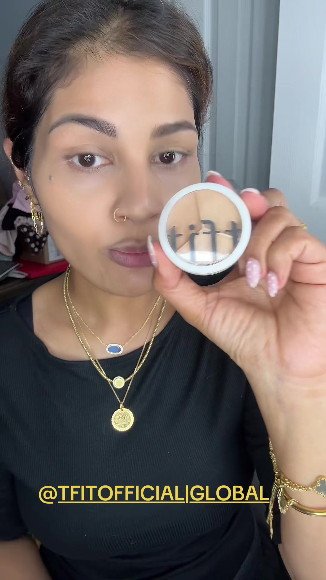 @MakeupLaveena