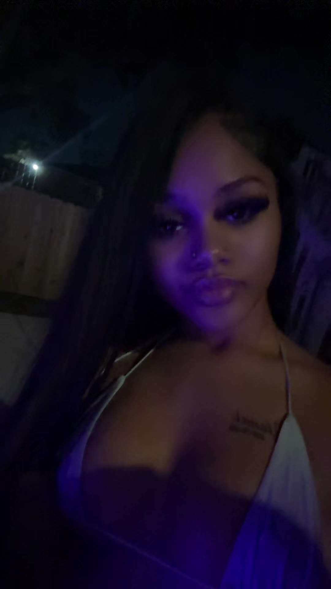 @AB…🦋
