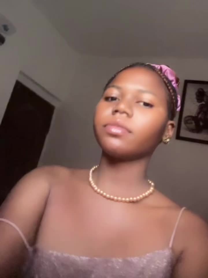 @EMMANUELLA🧚🧚🏼♂️