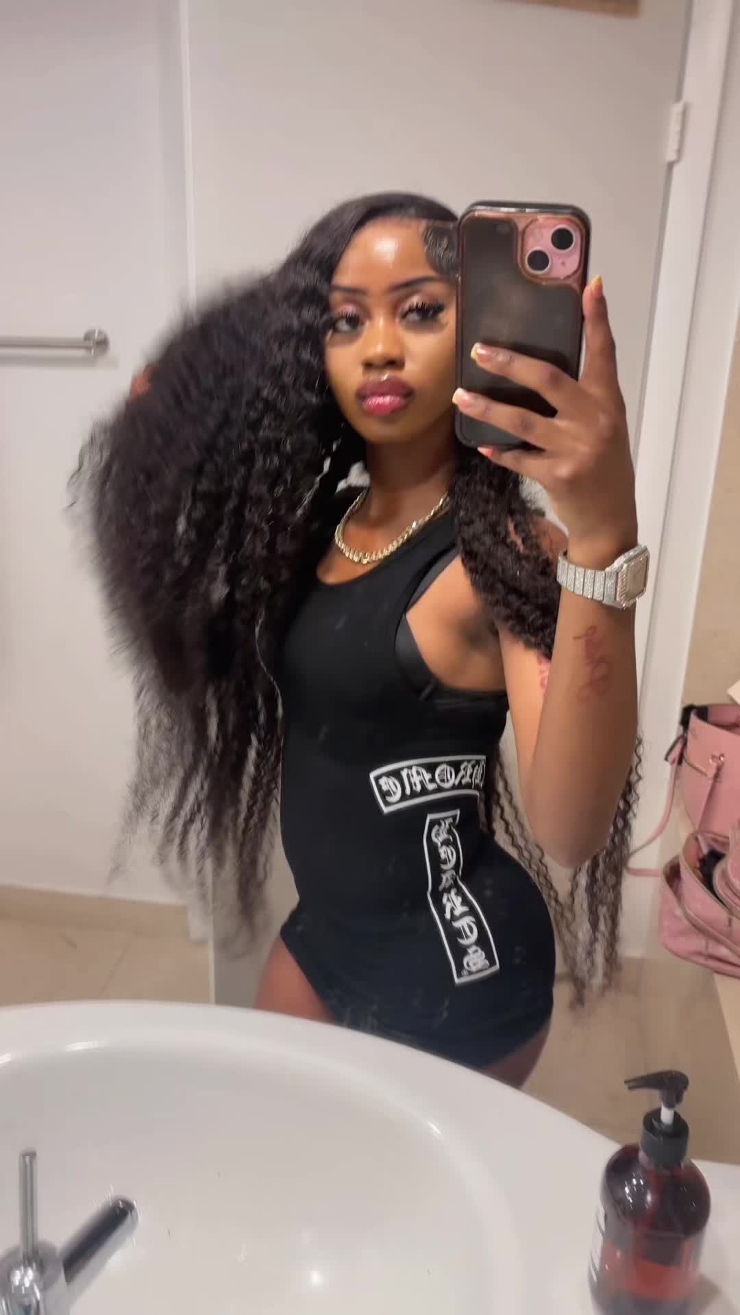@missniakay