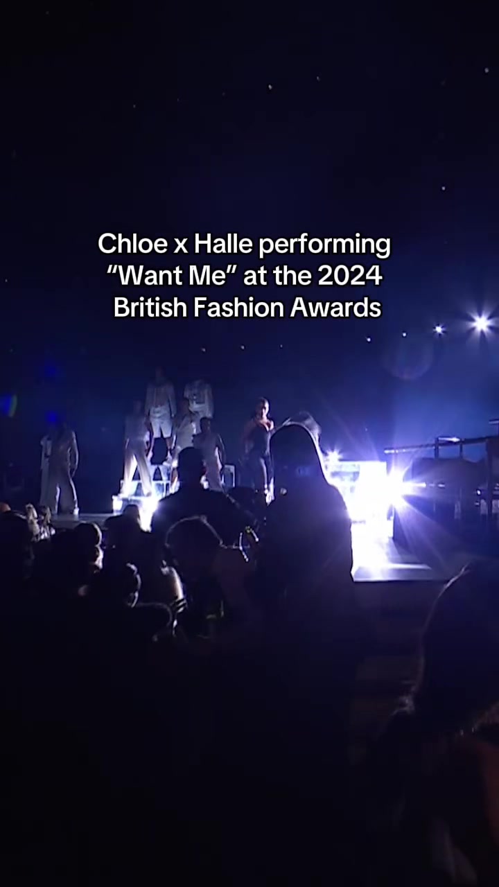 @The Chl&ouml;e x Halle Room