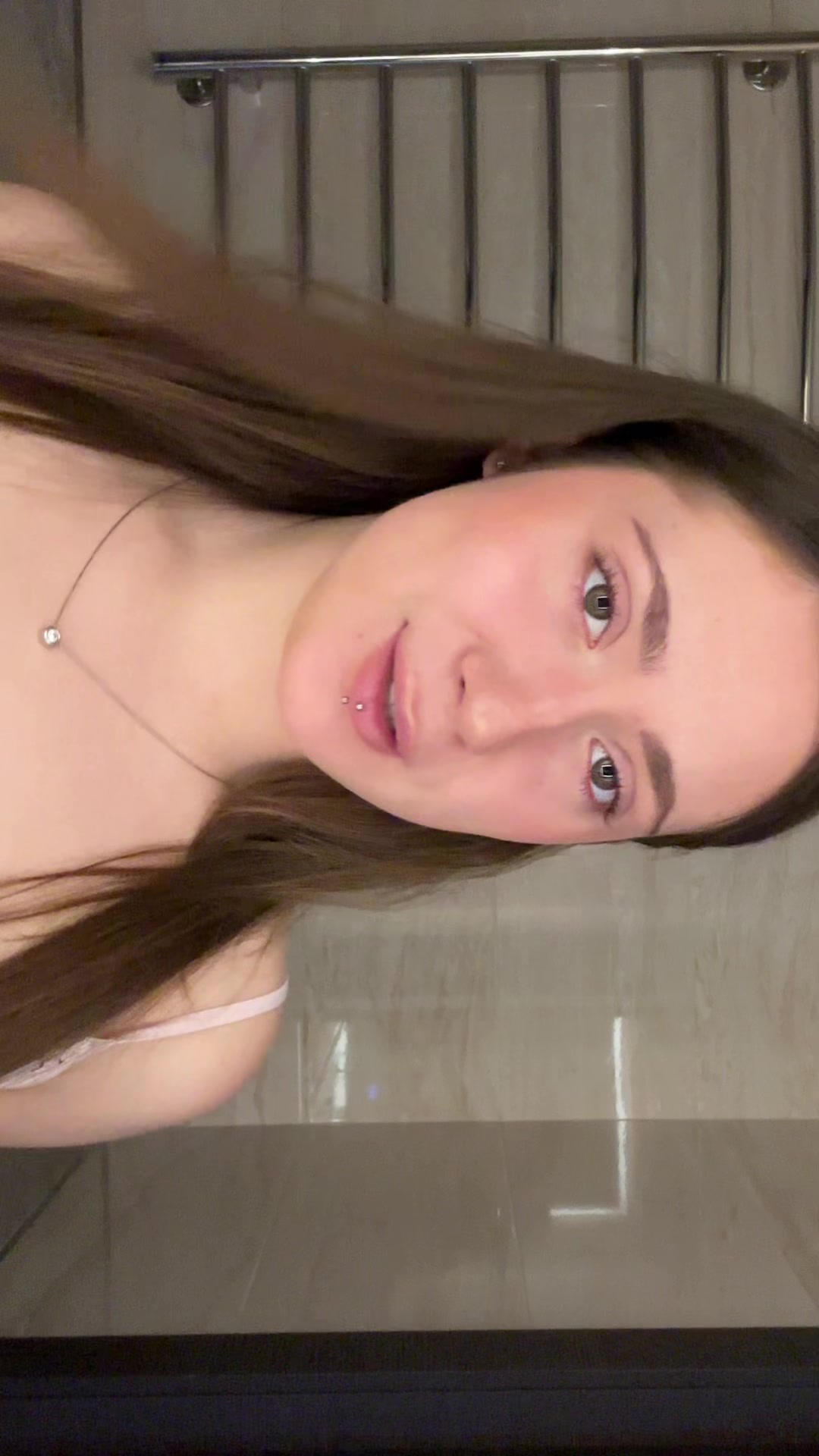 @мила