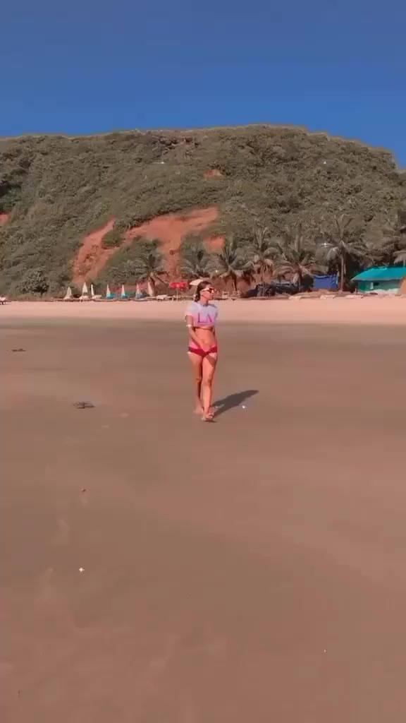 @nia Sharma