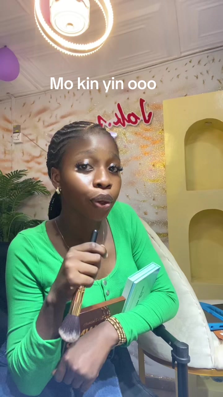 @Make up Artist in kola Lagos