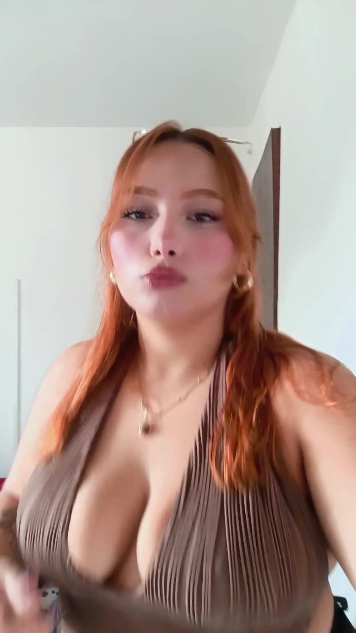 @Yennifer López