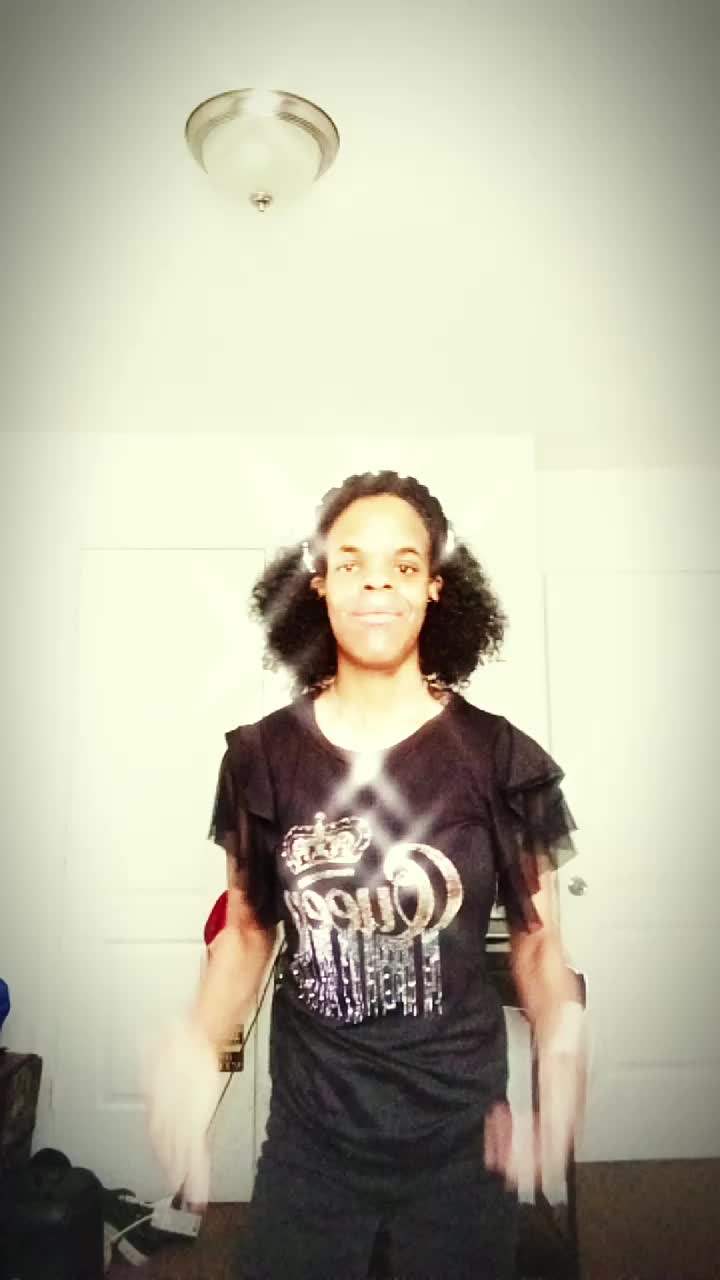 @🐝🖤queen22👑